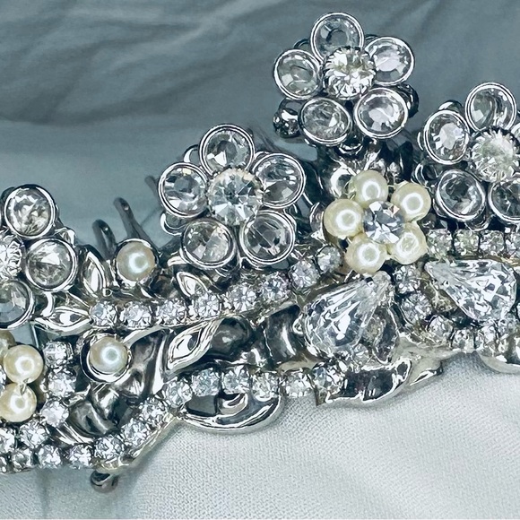Authentic Maria Elena Headpiece - Silver with Pearl and Crystal Detail main image 7